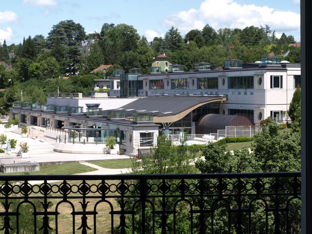 艾克斯莱班Aux Meubles Du Manoir公寓式酒店 外观 照片