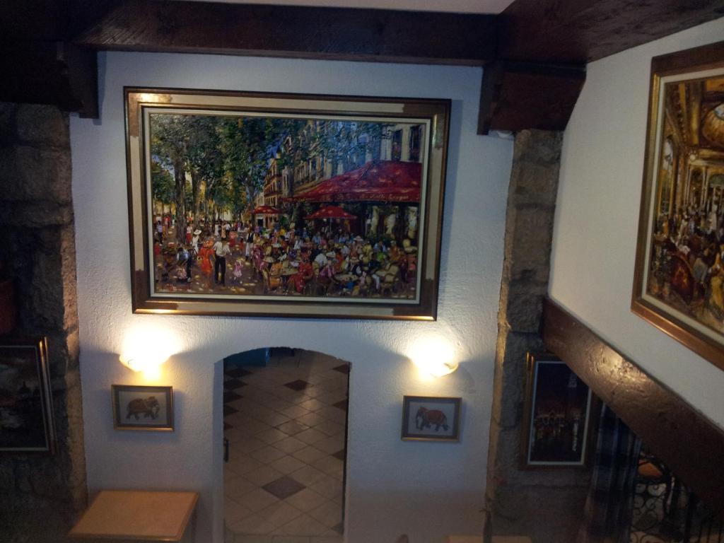 艾克斯莱班Aux Meubles Du Manoir公寓式酒店 外观 照片